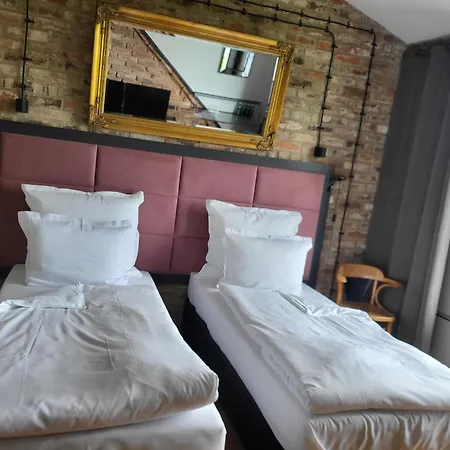 Palac I Loft Отель Ojrzanow