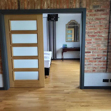 Palac I Loft Otel Ojrzanow