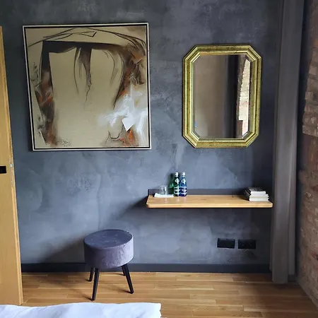 Palac I Loft * Ojrzanow